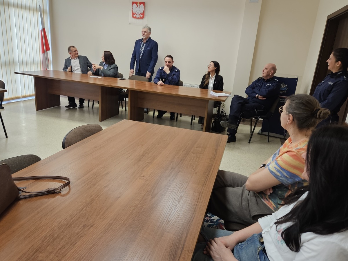 Inauguracja XX edycji kursu samoobrony Bądź Bezpieczna [17.04.2026] - zdjęcie #3 - eOstroleka.pl