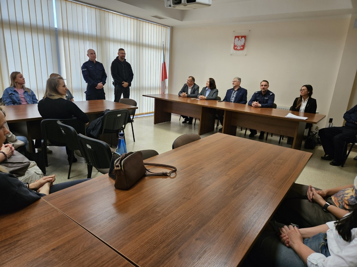 Inauguracja XX edycji kursu samoobrony Bądź Bezpieczna [17.04.2026] - zdjęcie #2 - eOstroleka.pl