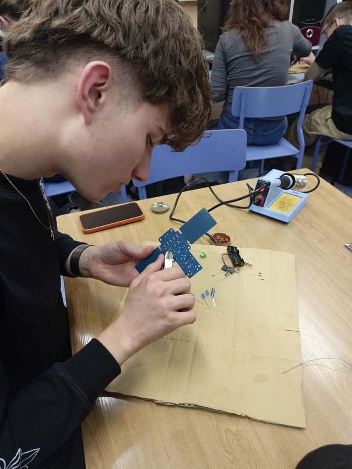 Uczniowie III LO w Ostrołęce w projekcie „Klucz do kosmosu” - zdjęcie #10 - eOstroleka.pl