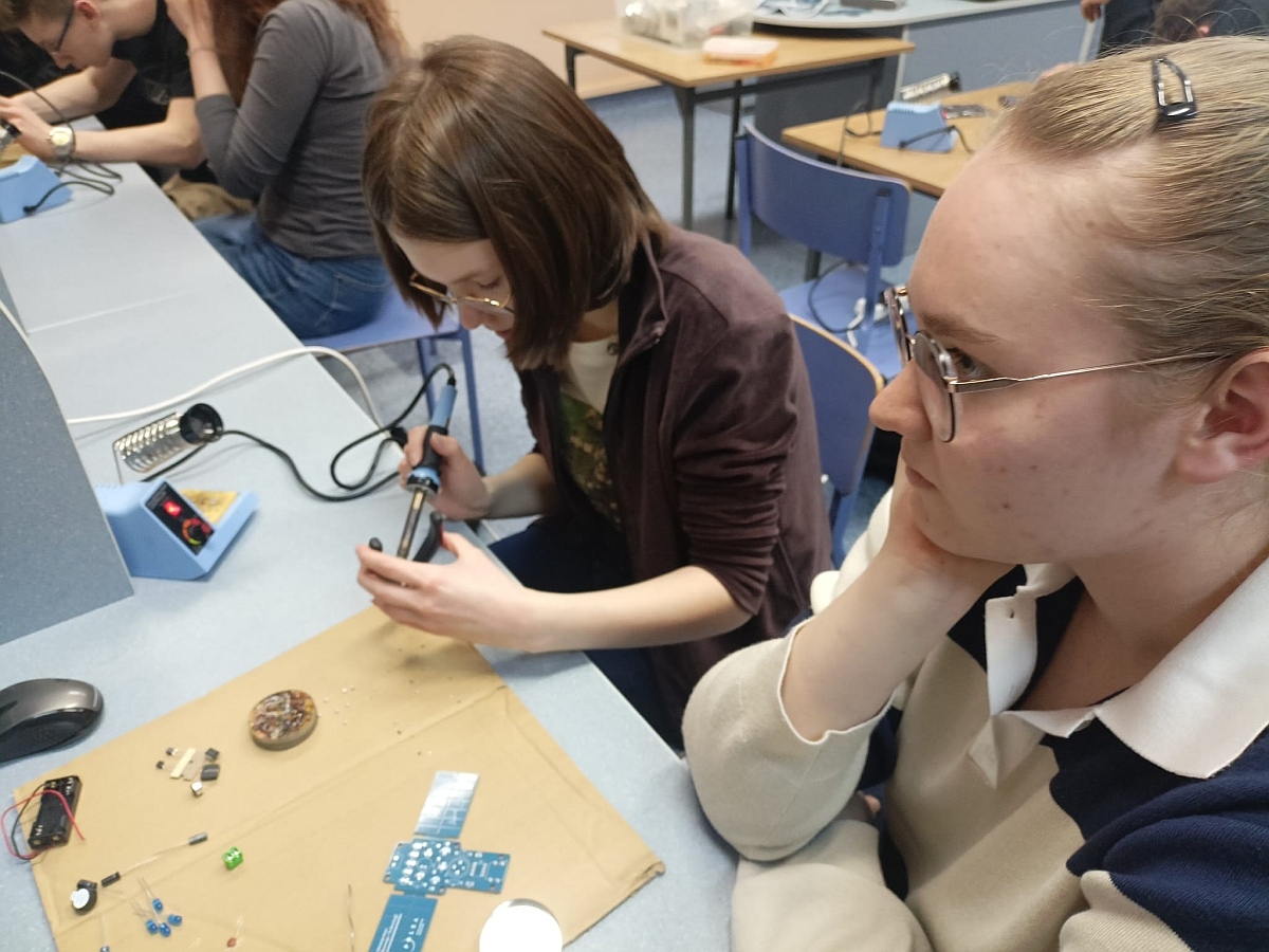 Uczniowie III LO w Ostrołęce w projekcie „Klucz do kosmosu” - zdjęcie #9 - eOstroleka.pl