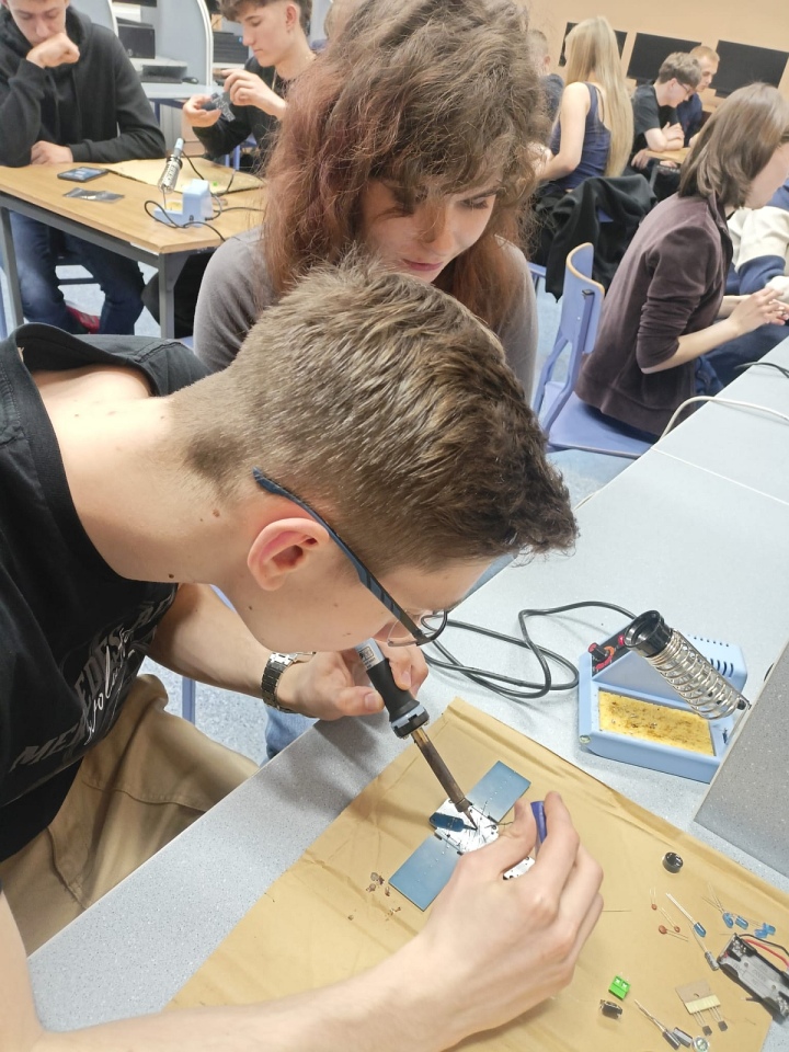 Uczniowie III LO w Ostrołęce w projekcie „Klucz do kosmosu” - zdjęcie #7 - eOstroleka.pl