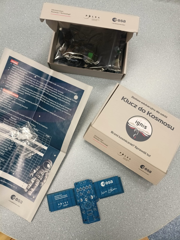 Uczniowie III LO w Ostrołęce w projekcie „Klucz do kosmosu” - zdjęcie #3 - eOstroleka.pl