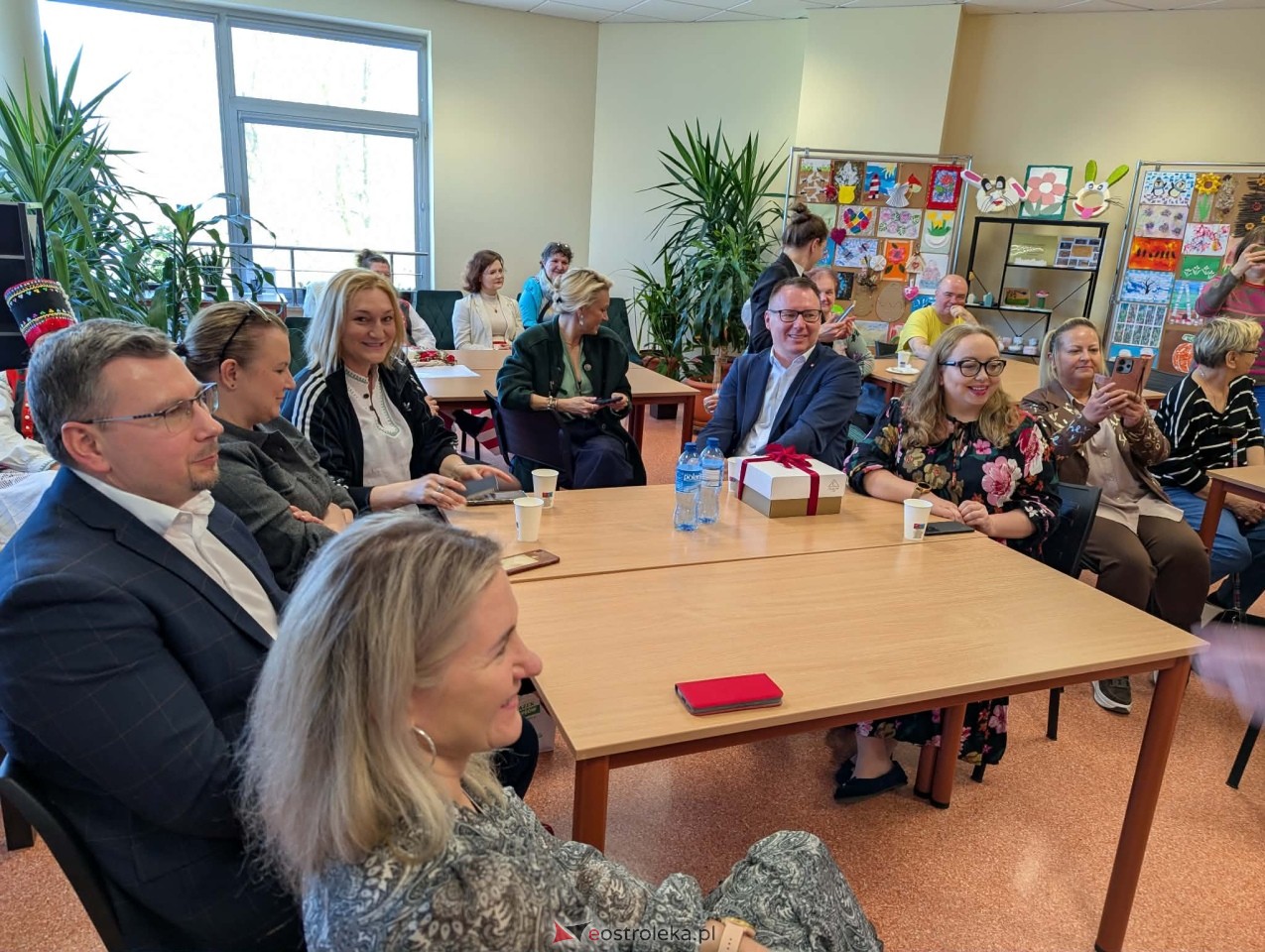 Wernisaż wystawy Etno cudeńka Grażyny Dziekońskiej w Ostrołęce [18.04.2026] - zdjęcie #24 - eOstroleka.pl