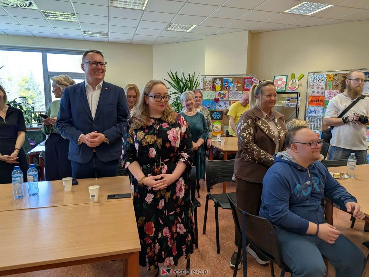 Wernisaż wystawy Etno cudeńka Grażyny Dziekońskiej w Ostrołęce [18.04.2026] - zdjęcie #15 - eOstroleka.pl