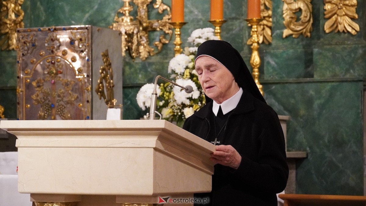 Wieczór skupienia w Farze. Mieszkańcy wysłuchali historii, która poruszyła całą Polskę [18.04.2026] - zdjęcie #19 - eOstroleka.pl