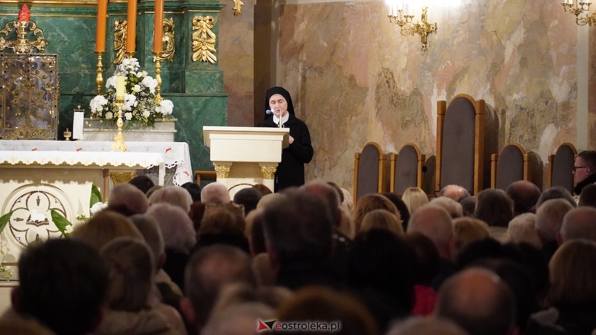 Wieczór skupienia w Farze. Mieszkańcy wysłuchali historii, która poruszyła całą Polskę [18.04.2026] - zdjęcie #15 - eOstroleka.pl