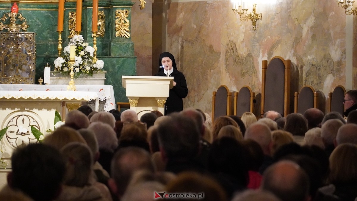 Wieczór skupienia w Farze. Mieszkańcy wysłuchali historii, która poruszyła całą Polskę [18.04.2026] - zdjęcie #14 - eOstroleka.pl