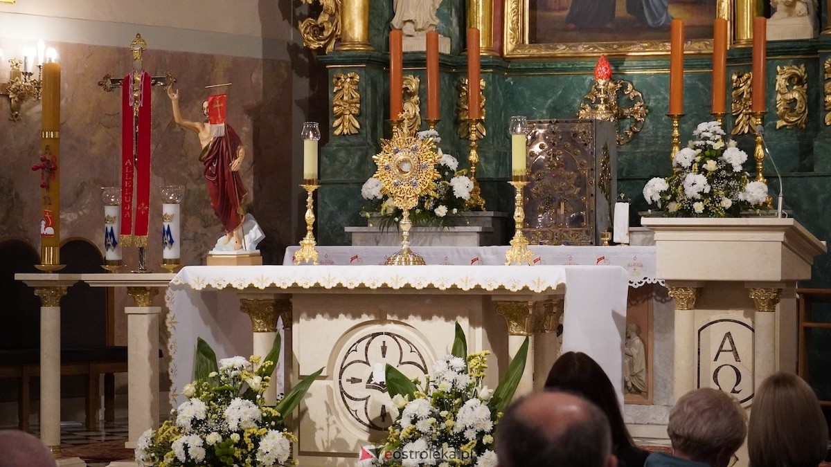 Wieczór skupienia w Farze. Mieszkańcy wysłuchali historii, która poruszyła całą Polskę [18.04.2026] - zdjęcie #8 - eOstroleka.pl