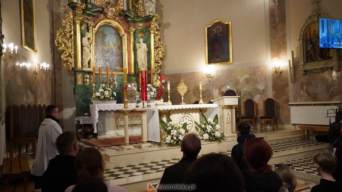 Wieczór skupienia w Farze. Mieszkańcy wysłuchali historii, która poruszyła całą Polskę [18.04.2026] - zdjęcie #4 - eOstroleka.pl