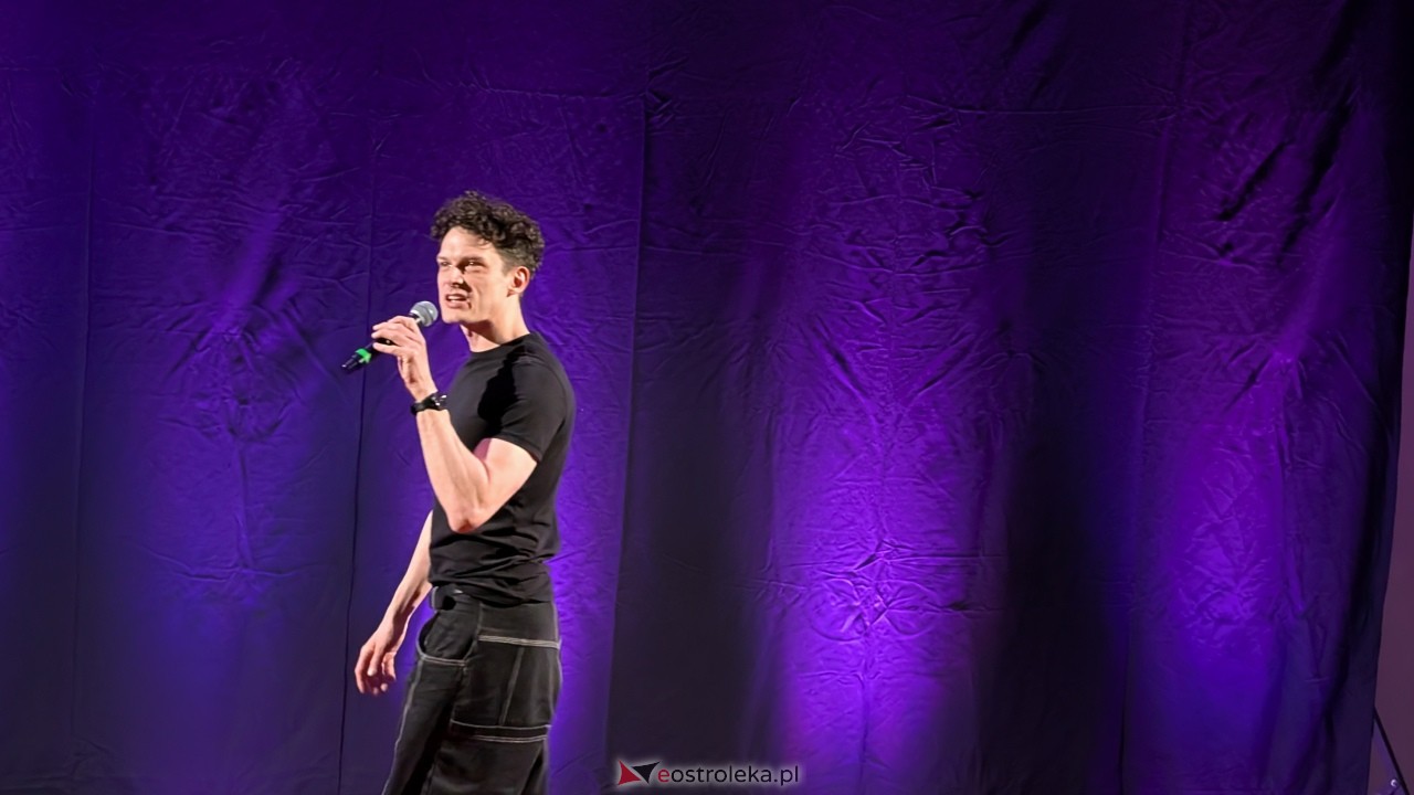 Stand up Michała Paszczyka w WSAP [19.04.2026] - zdjęcie #11 - eOstroleka.pl