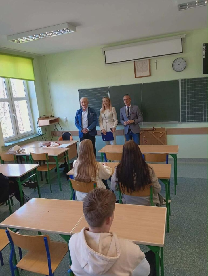 Prokurator odwiedza szkoły w regionie. Uczniowie z Kadzidła i Baranowa już po pierwszych spotkaniach [16.04.2026] - zdjęcie #10 - eOstroleka.pl