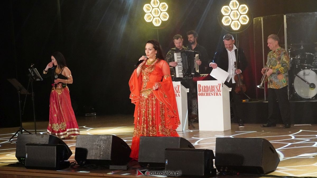 Patrycja Runo i Bardabusz Orchestra Show [20.04.2026] - zdjęcie #11 - eOstroleka.pl