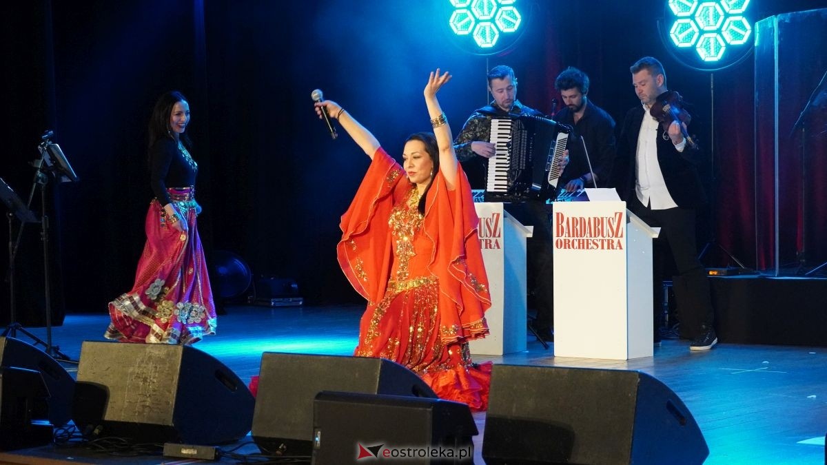 Patrycja Runo i Bardabusz Orchestra Show [20.04.2026] - zdjęcie #8 - eOstroleka.pl