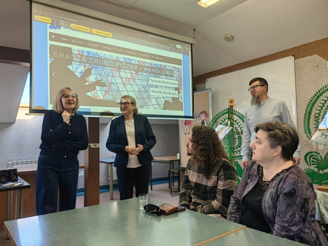 Nauczyciele z Bułgarii z wizytą w ZSZ nr 4 [20.04.2026] - zdjęcie #2 - eOstroleka.pl