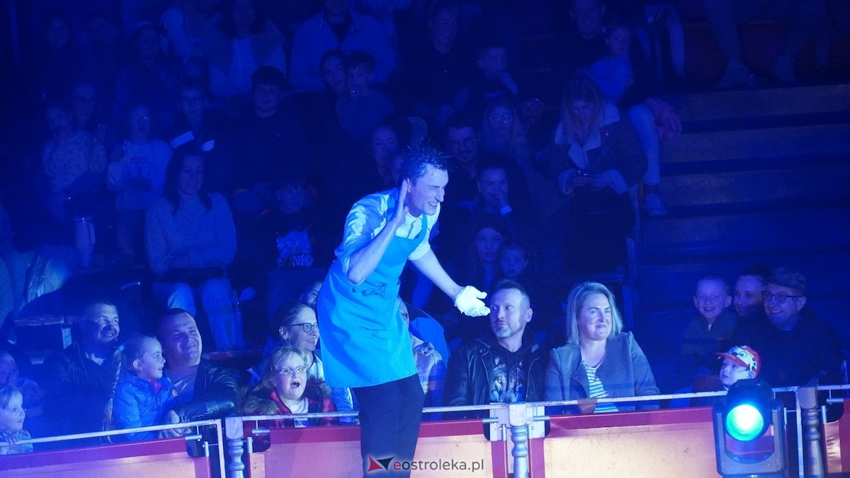 Akrobaci, iluzja i mnóstwo śmiechu. Cyrk Korona odwiedził Ostrołękę [22.04.2026] - zdjęcie #12 - eOstroleka.pl