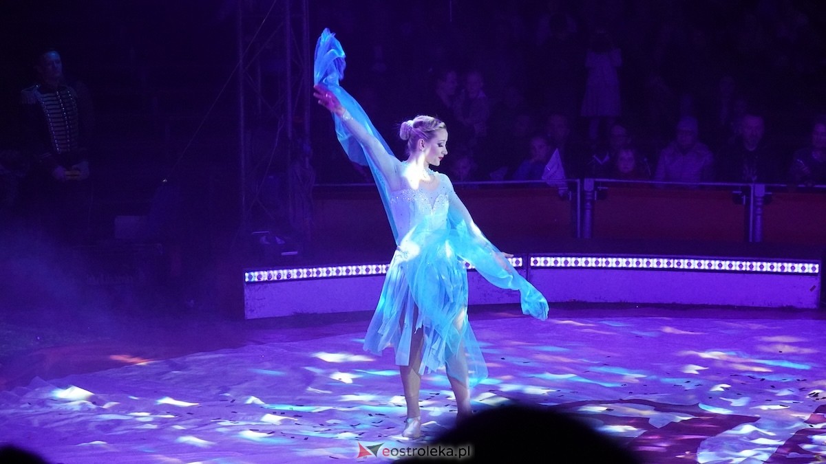 Akrobaci, iluzja i mnóstwo śmiechu. Cyrk Korona odwiedził Ostrołękę [22.04.2026] - zdjęcie #5 - eOstroleka.pl