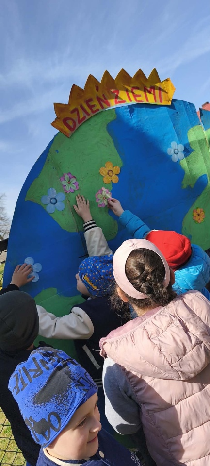 Dni Ziemi w Szkole Podstawowej im. Marii Konopnickiej w Rząśniku Włościańskim - zdjęcie #8 - eOstroleka.pl