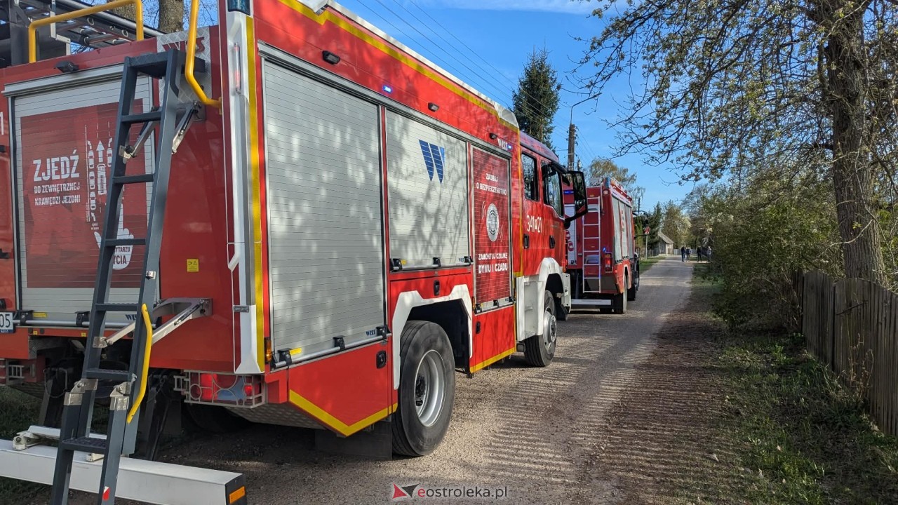 Drzewo runęło na dom w Grabowie [23.04.2026] - zdjęcie #12 - eOstroleka.pl