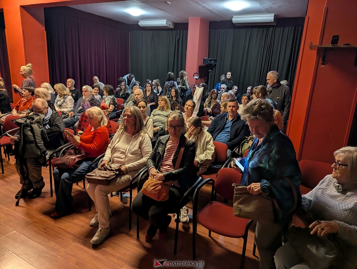 V Wiosna Teatralna - spektakl Szofer Archibald w Klubie Oczko [23.04.2026] - zdjęcie #21 - eOstroleka.pl