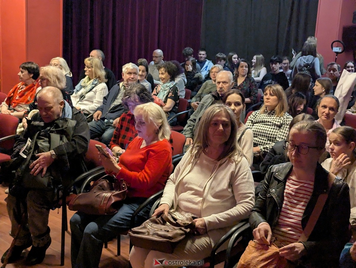 V Wiosna Teatralna - spektakl Szofer Archibald w Klubie Oczko [23.04.2026] - zdjęcie #20 - eOstroleka.pl