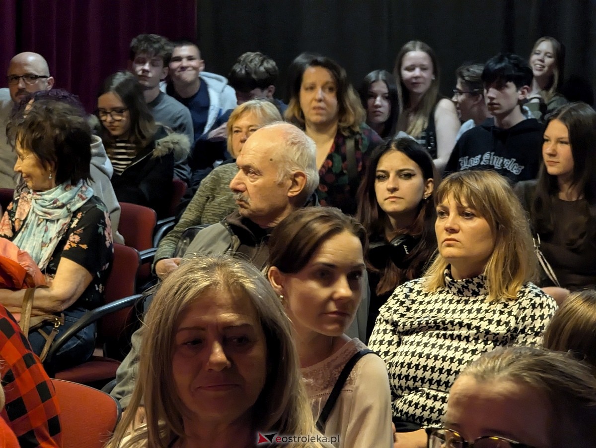 V Wiosna Teatralna - spektakl Szofer Archibald w Klubie Oczko [23.04.2026] - zdjęcie #19 - eOstroleka.pl