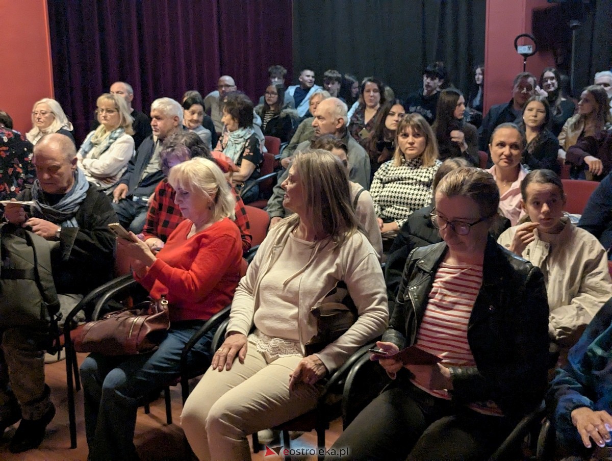 V Wiosna Teatralna - spektakl Szofer Archibald w Klubie Oczko [23.04.2026] - zdjęcie #17 - eOstroleka.pl