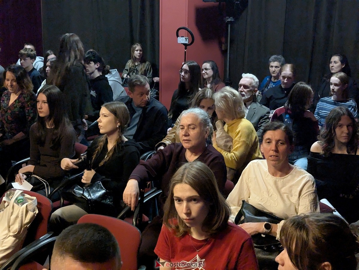 V Wiosna Teatralna - spektakl Szofer Archibald w Klubie Oczko [23.04.2026] - zdjęcie #16 - eOstroleka.pl