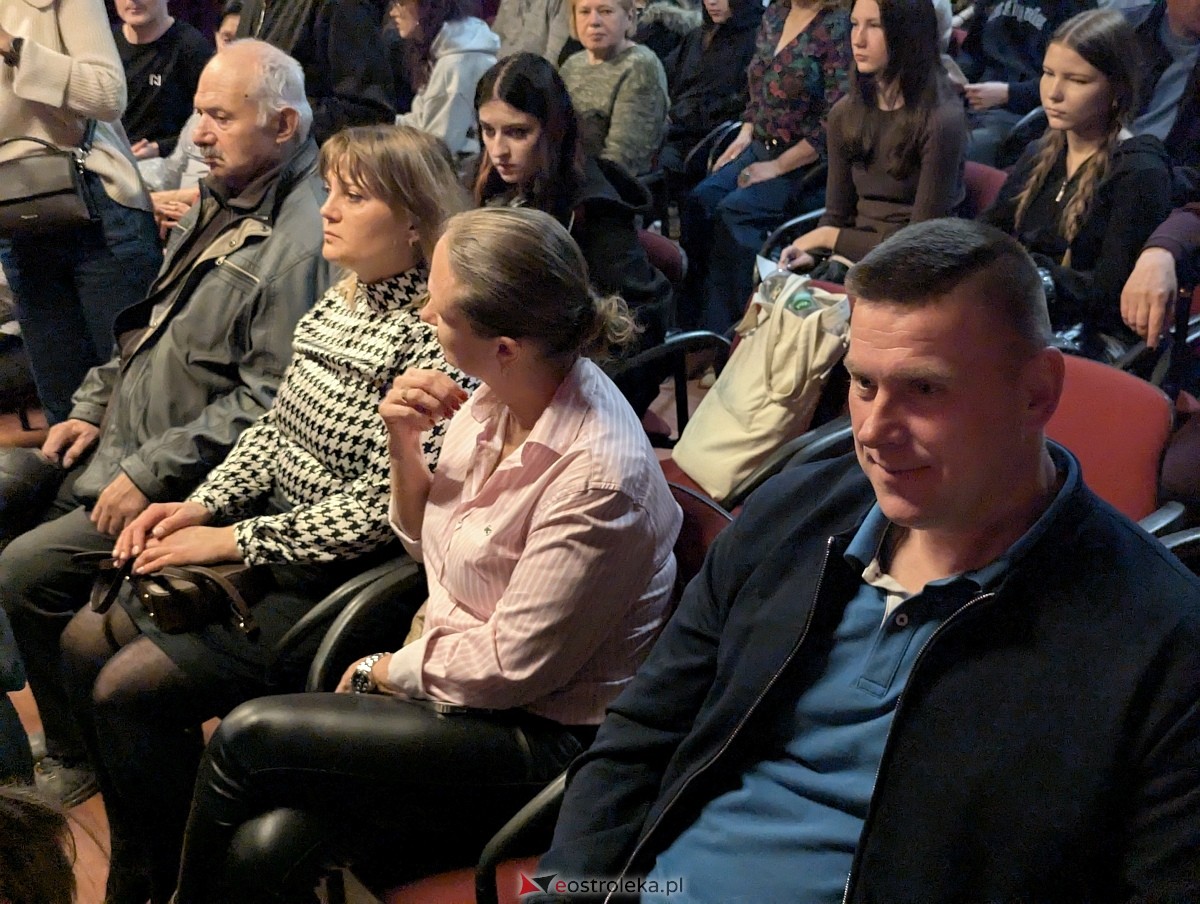 V Wiosna Teatralna - spektakl Szofer Archibald w Klubie Oczko [23.04.2026] - zdjęcie #14 - eOstroleka.pl