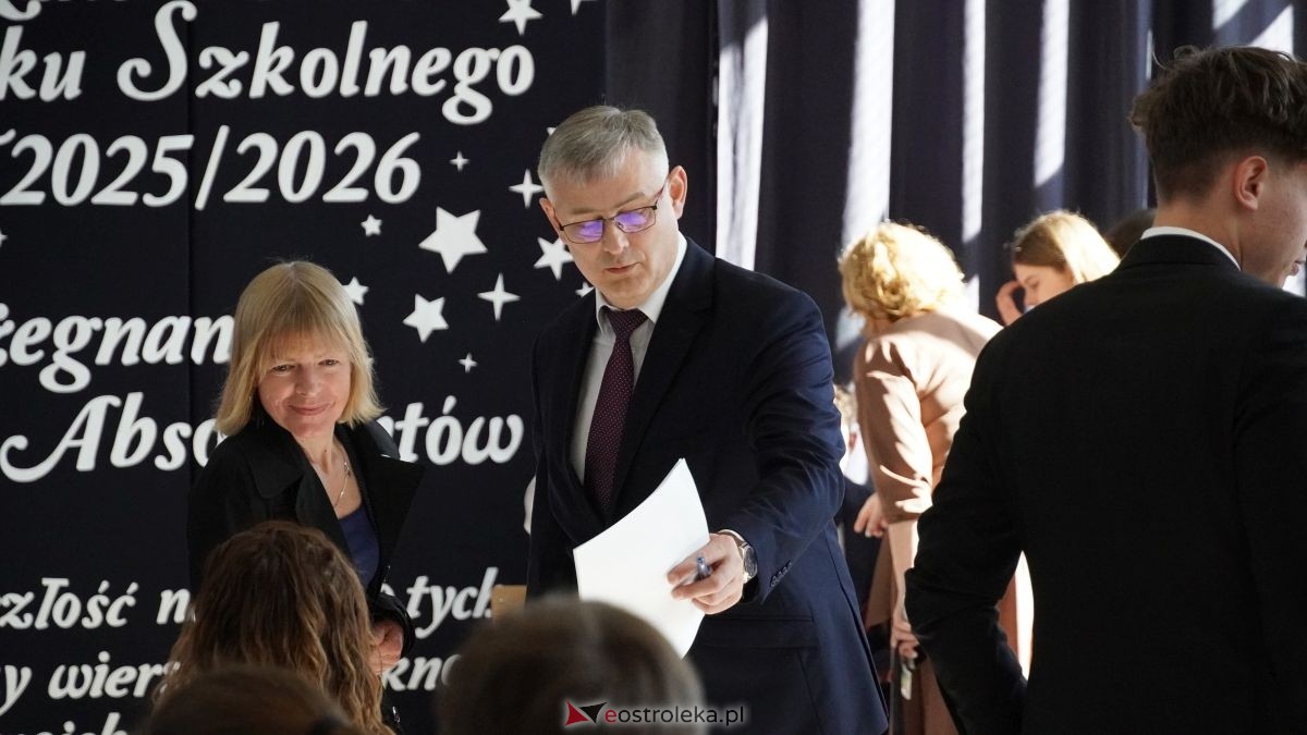 II LO im. Cypriana Kamila Norwida pożegnało absolwentów [24.04.2026] - zdjęcie #56 - eOstroleka.pl