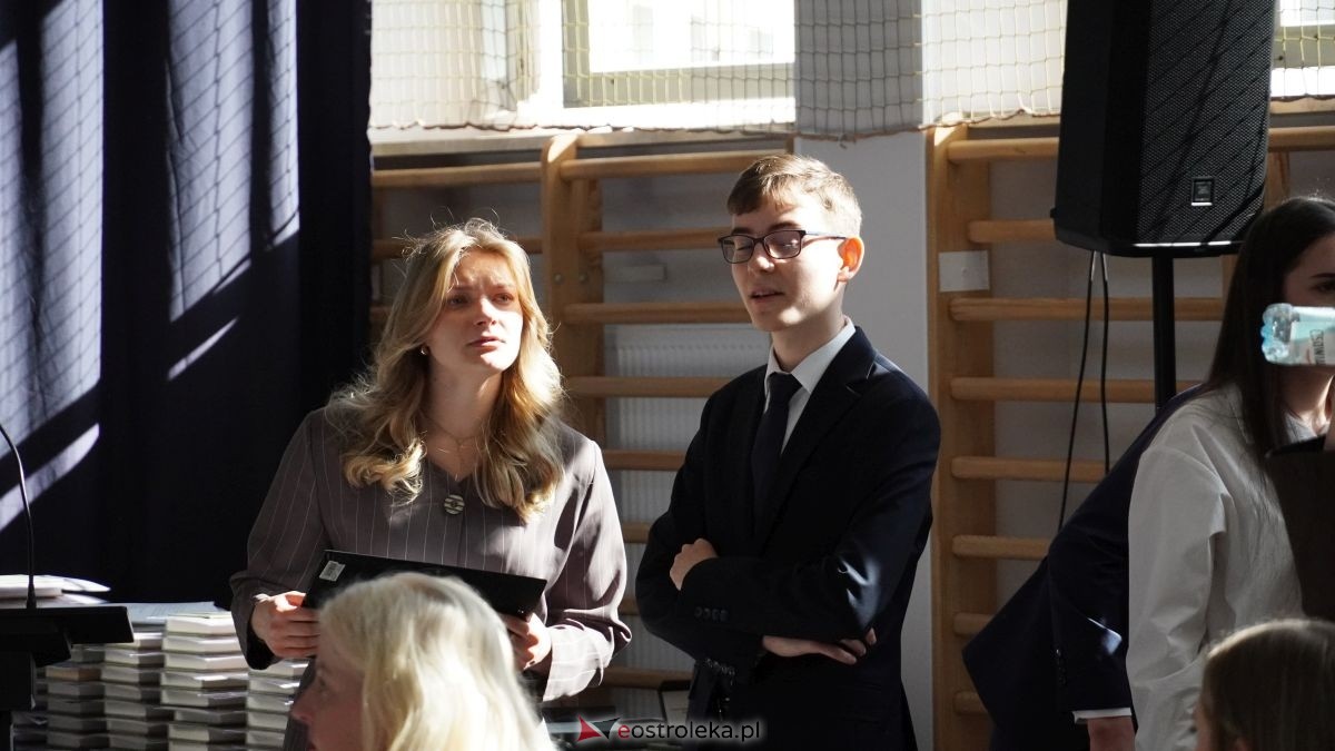 II LO im. Cypriana Kamila Norwida pożegnało absolwentów [24.04.2026] - zdjęcie #55 - eOstroleka.pl