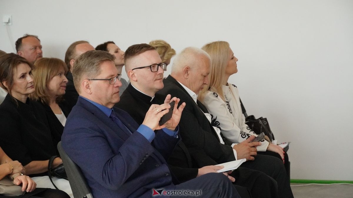 II LO im. Cypriana Kamila Norwida pożegnało absolwentów [24.04.2026] - zdjęcie #54 - eOstroleka.pl