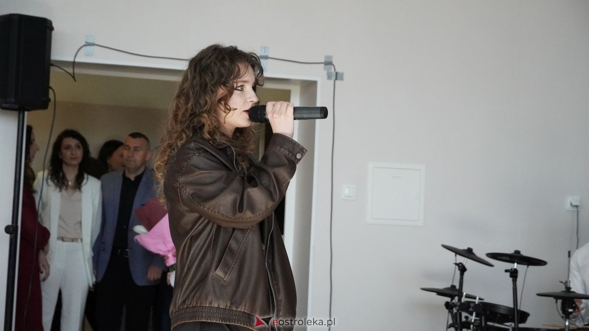 II LO im. Cypriana Kamila Norwida pożegnało absolwentów [24.04.2026] - zdjęcie #48 - eOstroleka.pl