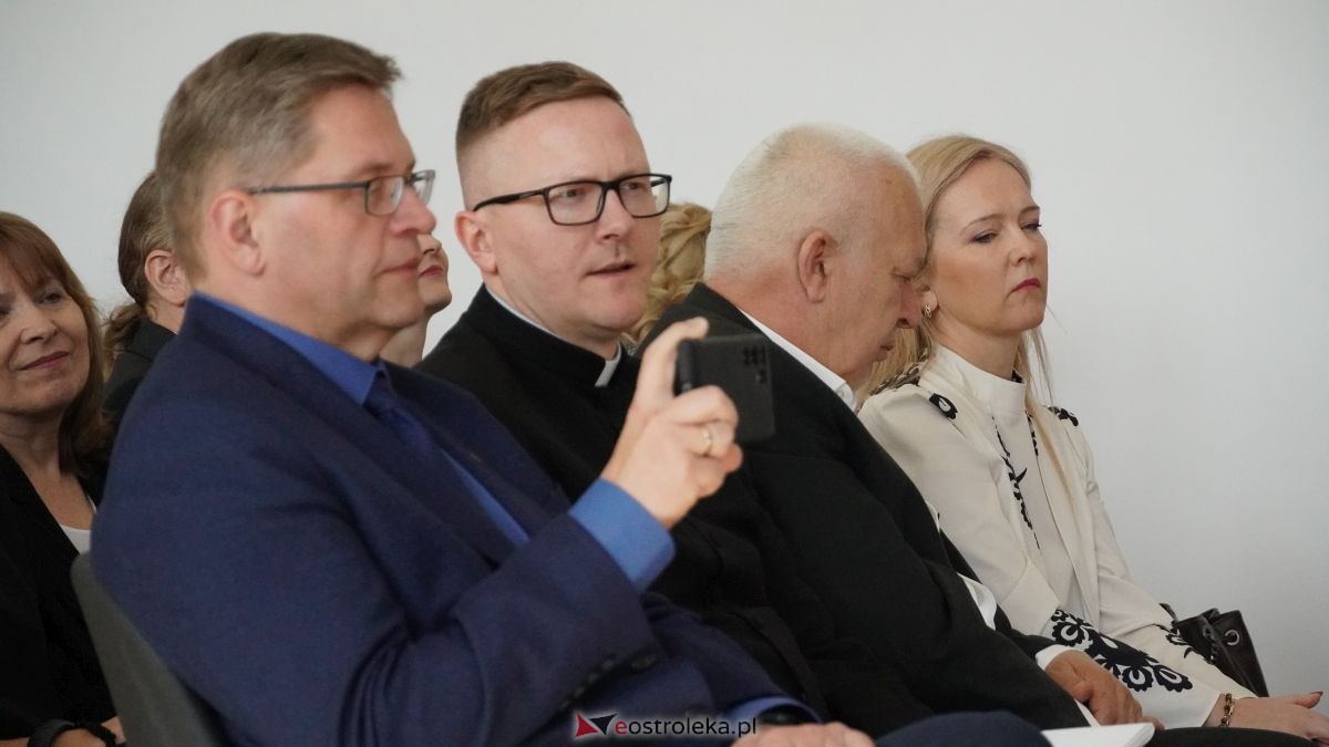 II LO im. Cypriana Kamila Norwida pożegnało absolwentów [24.04.2026] - zdjęcie #46 - eOstroleka.pl