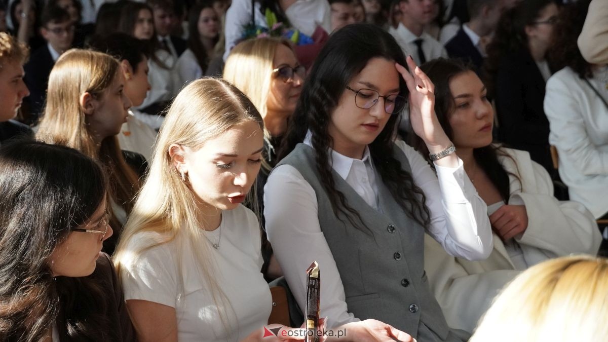 II LO im. Cypriana Kamila Norwida pożegnało absolwentów [24.04.2026] - zdjęcie #42 - eOstroleka.pl
