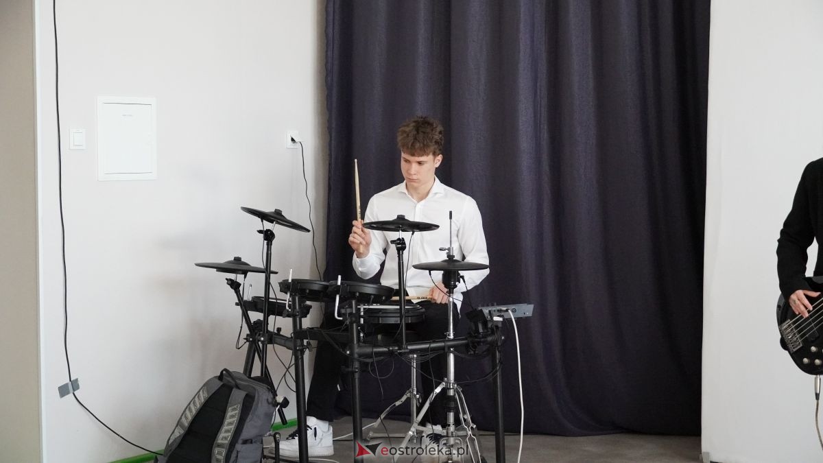 II LO im. Cypriana Kamila Norwida pożegnało absolwentów [24.04.2026] - zdjęcie #33 - eOstroleka.pl