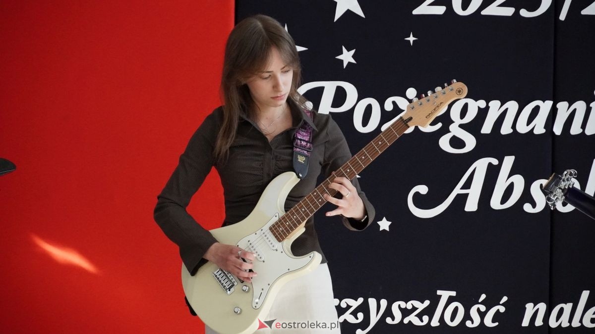 II LO im. Cypriana Kamila Norwida pożegnało absolwentów [24.04.2026] - zdjęcie #32 - eOstroleka.pl