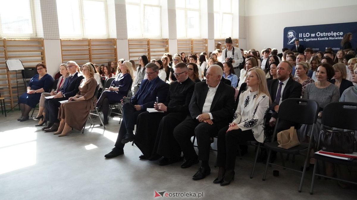 II LO im. Cypriana Kamila Norwida pożegnało absolwentów [24.04.2026] - zdjęcie #20 - eOstroleka.pl