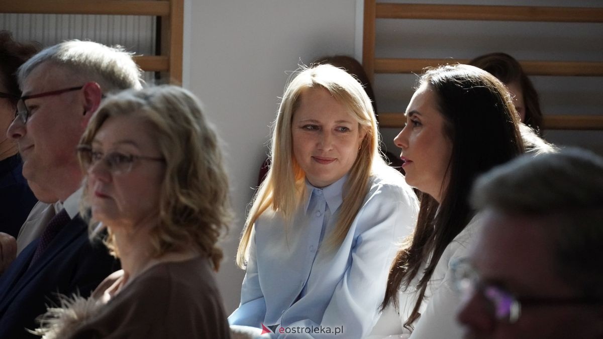 II LO im. Cypriana Kamila Norwida pożegnało absolwentów [24.04.2026] - zdjęcie #15 - eOstroleka.pl