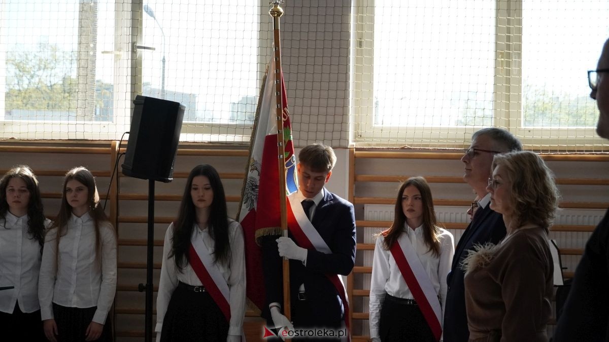 II LO im. Cypriana Kamila Norwida pożegnało absolwentów [24.04.2026] - zdjęcie #13 - eOstroleka.pl