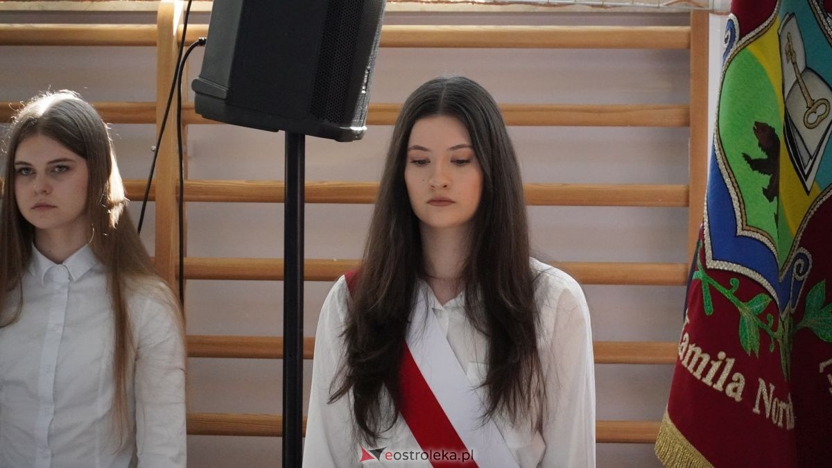 II LO im. Cypriana Kamila Norwida pożegnało absolwentów [24.04.2026] - zdjęcie #12 - eOstroleka.pl