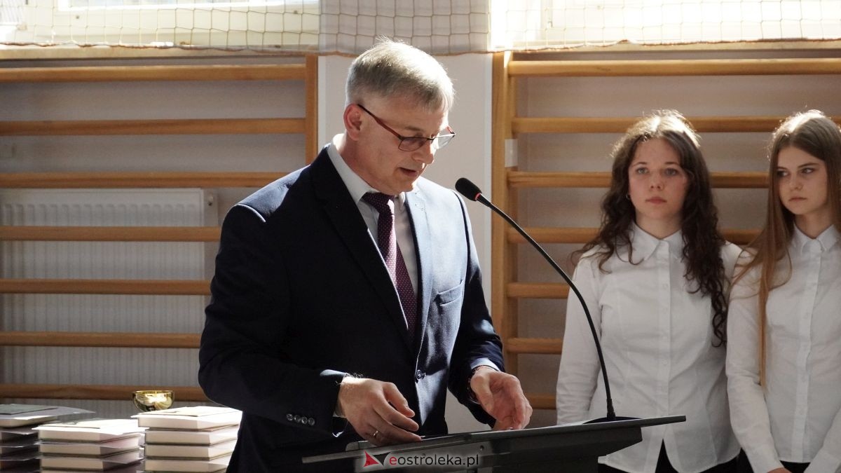 II LO im. Cypriana Kamila Norwida pożegnało absolwentów [24.04.2026] - zdjęcie #6 - eOstroleka.pl