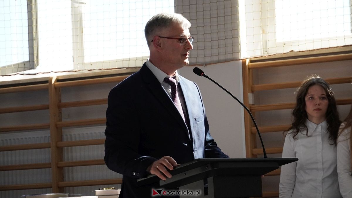 II LO im. Cypriana Kamila Norwida pożegnało absolwentów [24.04.2026] - zdjęcie #5 - eOstroleka.pl