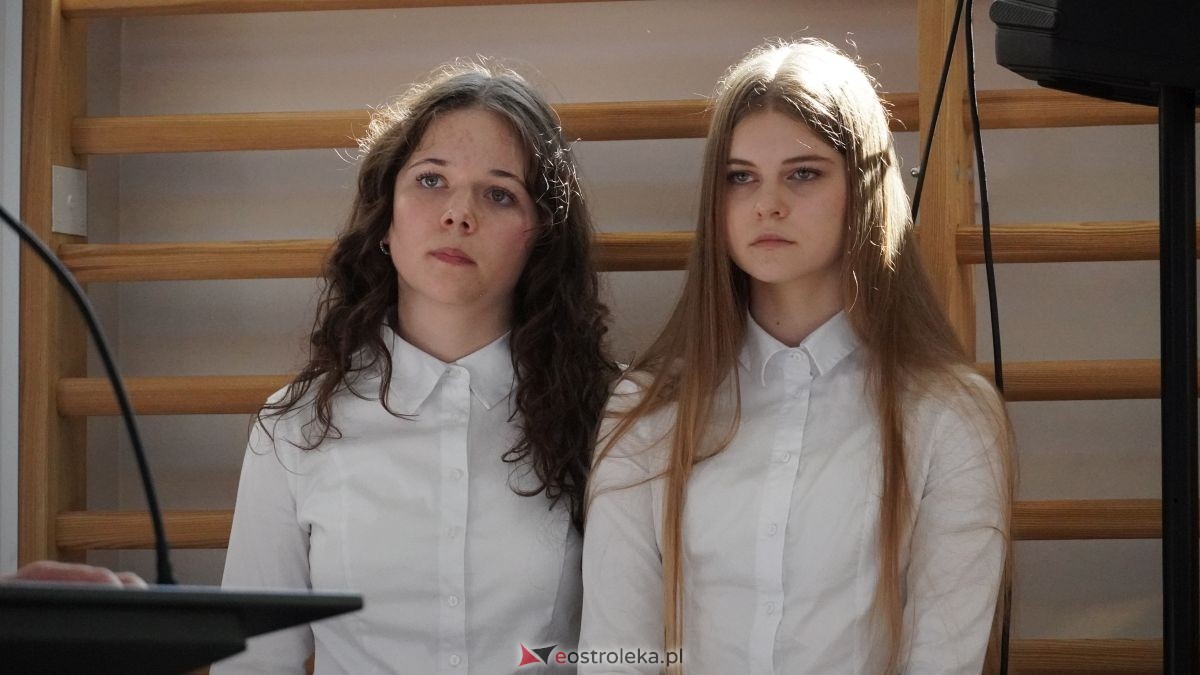 II LO im. Cypriana Kamila Norwida pożegnało absolwentów [24.04.2026] - zdjęcie #4 - eOstroleka.pl