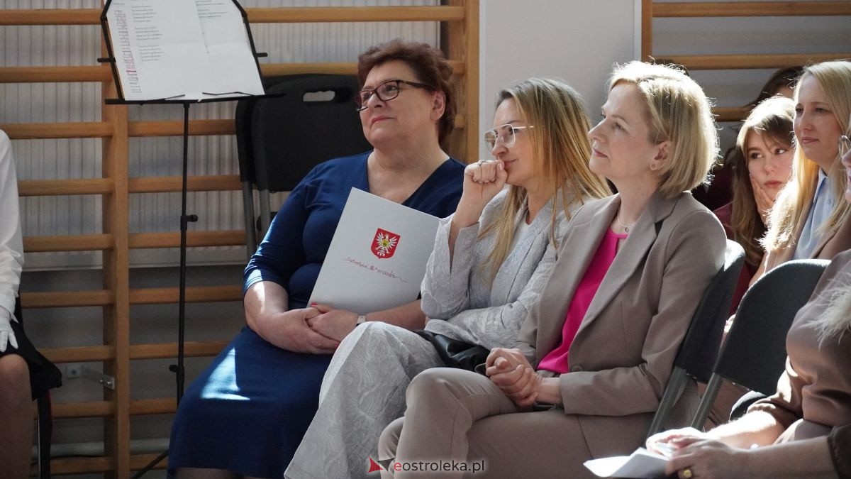 II LO im. Cypriana Kamila Norwida pożegnało absolwentów [24.04.2026] - zdjęcie #1 - eOstroleka.pl