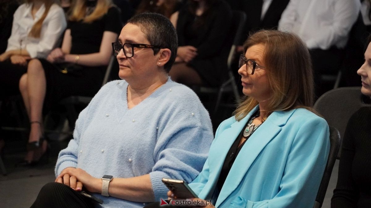 Maturzyści I LO im. Gen. Józefa Bema odebrali świadectwa dojrzałości [24.04.2026] - zdjęcie #81 - eOstroleka.pl