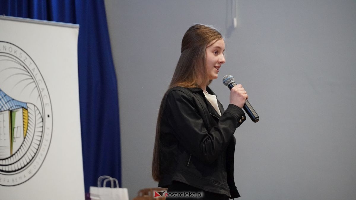 Maturzyści I LO im. Gen. Józefa Bema odebrali świadectwa dojrzałości [24.04.2026] - zdjęcie #75 - eOstroleka.pl