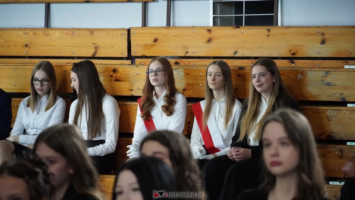 Maturzyści I LO im. Gen. Józefa Bema odebrali świadectwa dojrzałości [24.04.2026] - zdjęcie #64 - eOstroleka.pl
