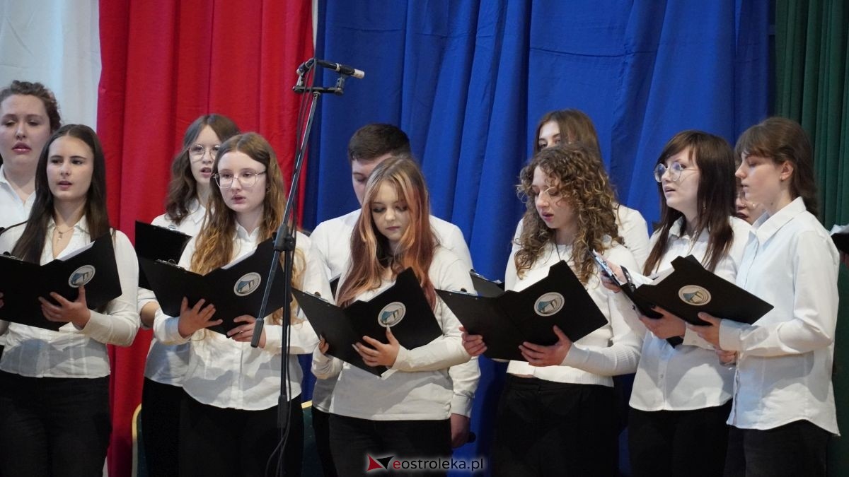 Maturzyści I LO im. Gen. Józefa Bema odebrali świadectwa dojrzałości [24.04.2026] - zdjęcie #60 - eOstroleka.pl