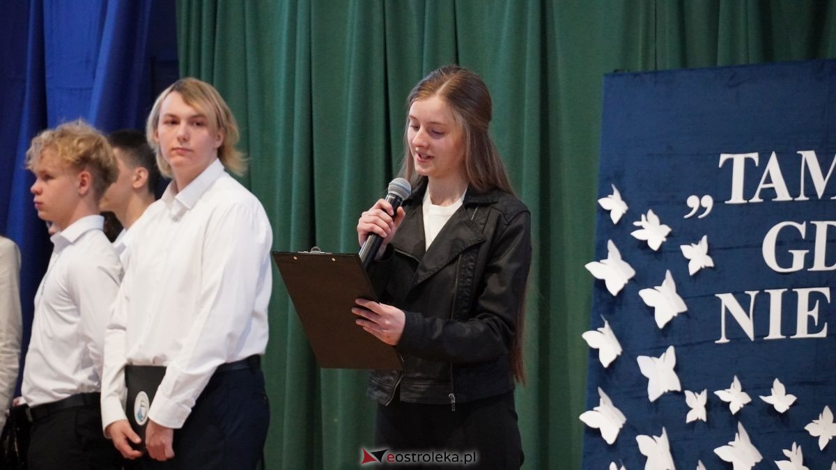 Maturzyści I LO im. Gen. Józefa Bema odebrali świadectwa dojrzałości [24.04.2026] - zdjęcie #46 - eOstroleka.pl