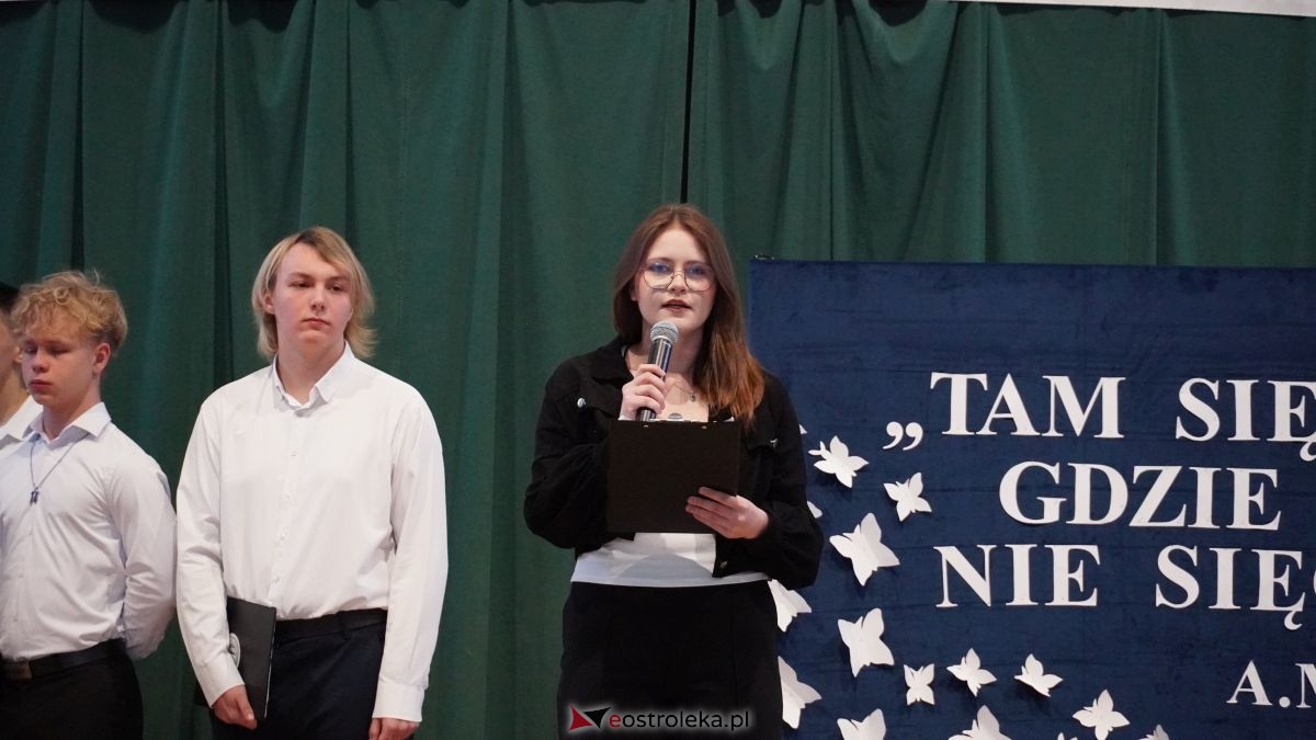 Maturzyści I LO im. Gen. Józefa Bema odebrali świadectwa dojrzałości [24.04.2026] - zdjęcie #43 - eOstroleka.pl